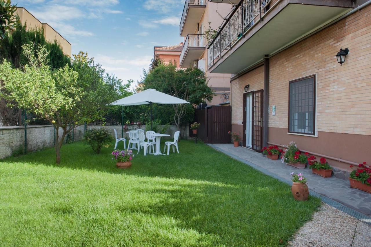 Il Giardino Dell'Eden Panzió Acilia Kültér fotó